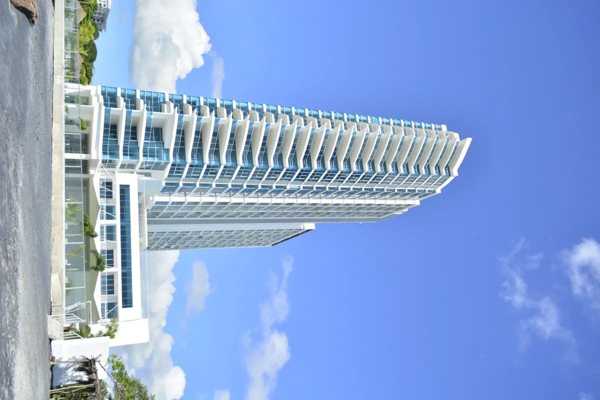 Apartment For Sale in PH Royal Palm