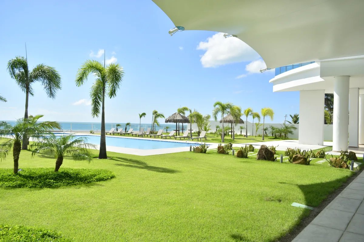 Apartment For Sale in PH Royal Palm