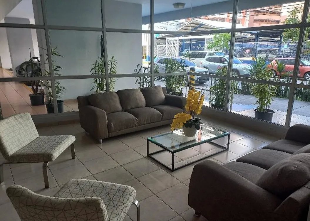 se vende apartamento en Vía Argentina