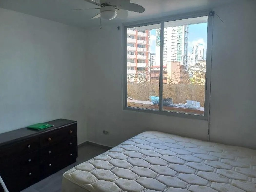 se vende apartamento en Vía Argentina