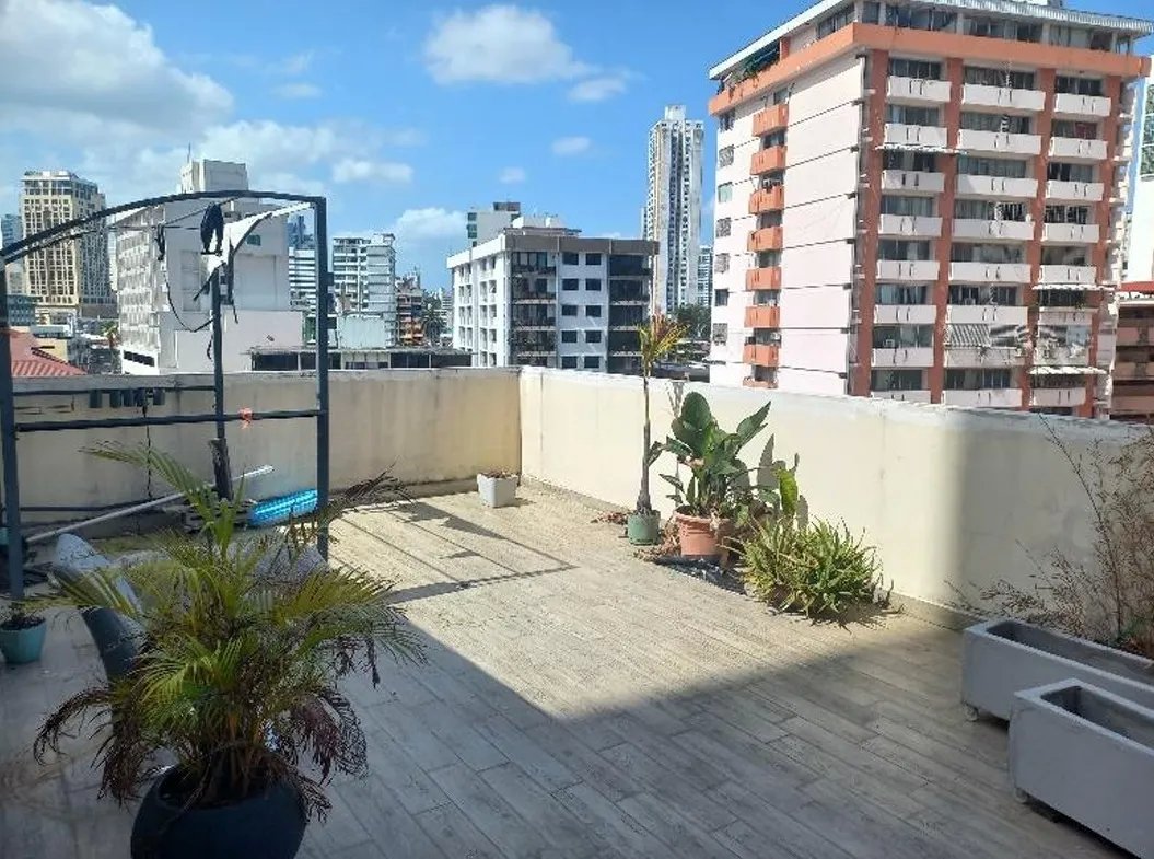 se vende apartamento en Vía Argentina