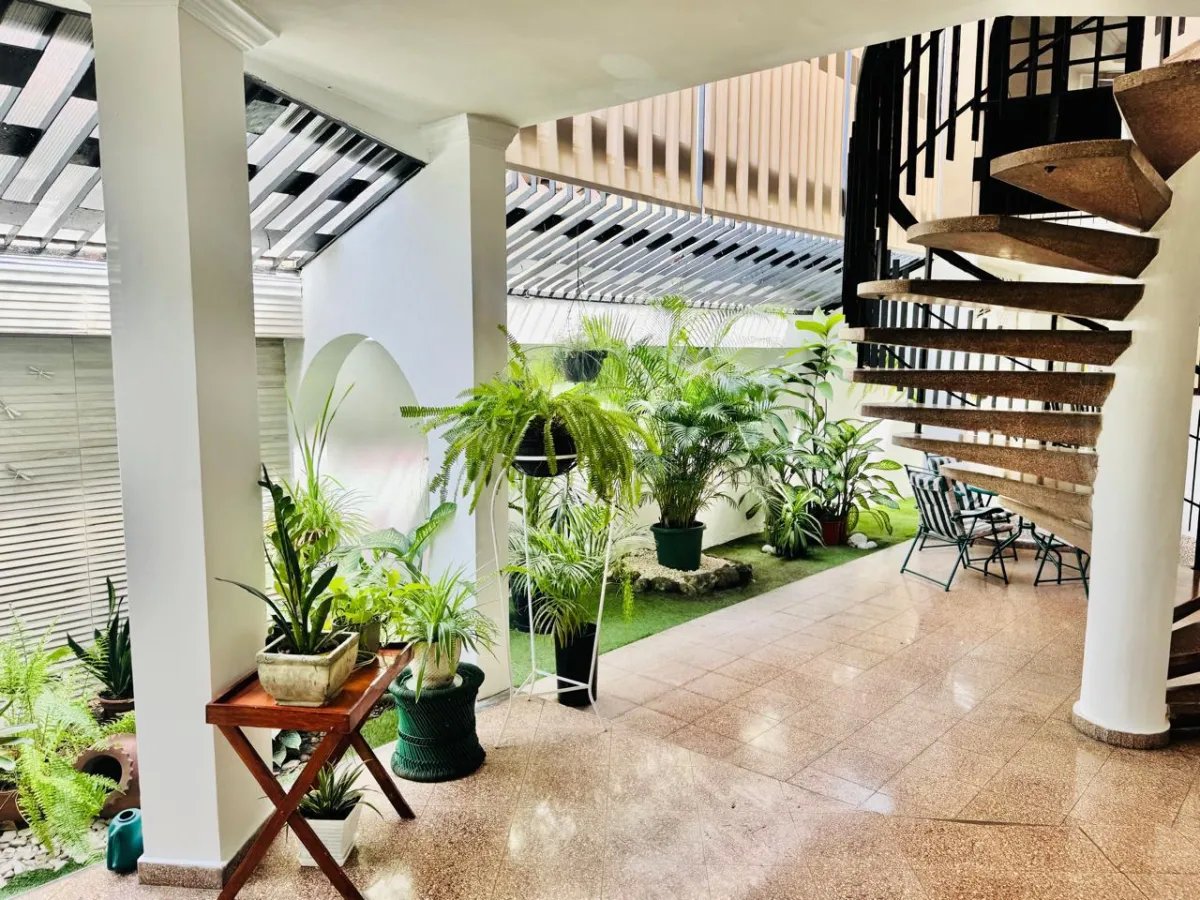 Apartment For Rent in Avenida Balboa