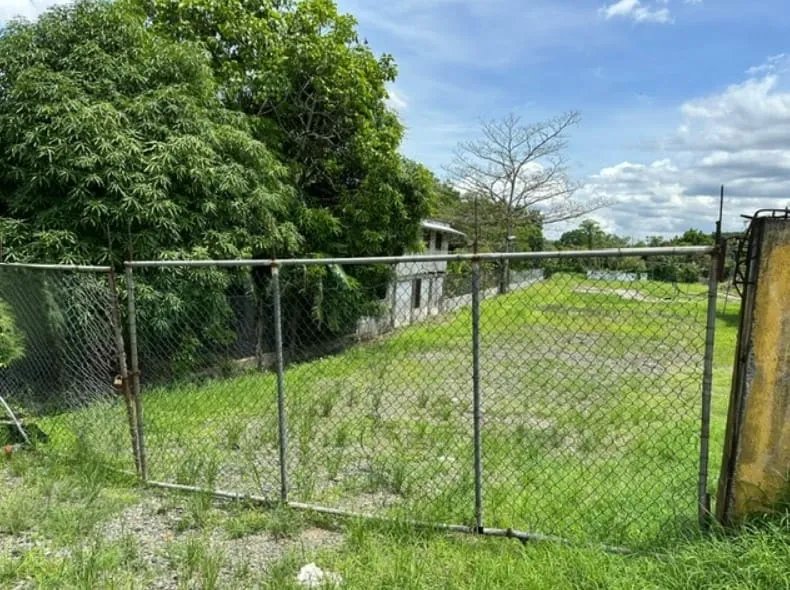 se vende terreno el Altos de tocumen