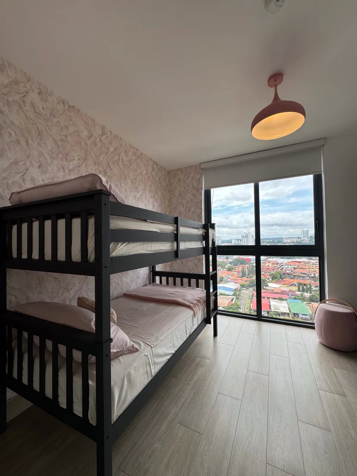 Apartment For Sale in Avenida 3 1/2 Norte