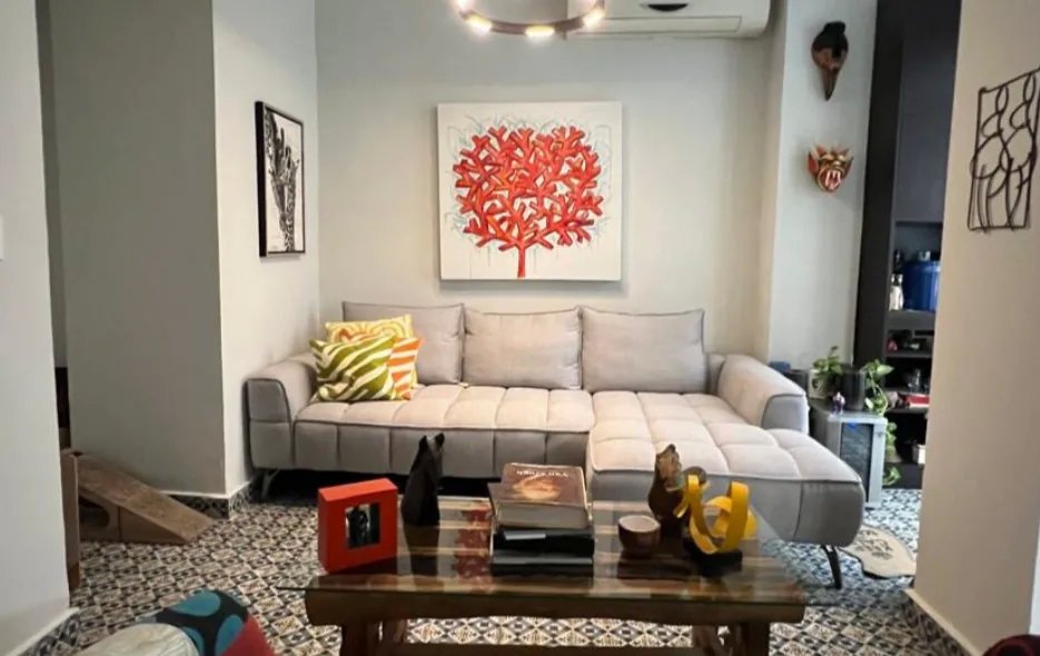 Apartment For Sale in Casco Antiguo