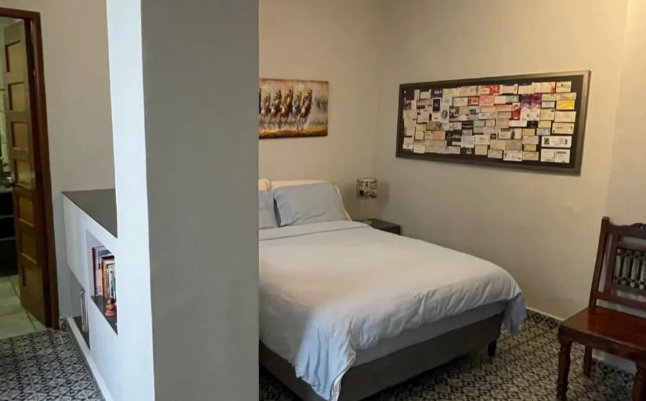 Apartment For Sale in Casco Antiguo