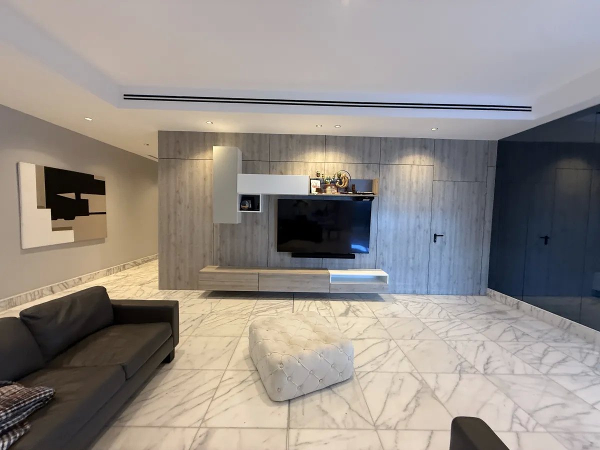 Apartment For Sale in PH Ocean Front