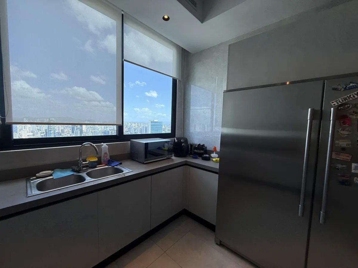Apartment For Sale in PH Ocean Front