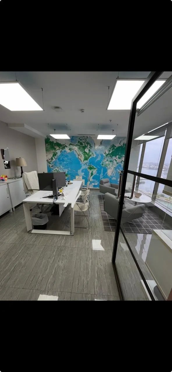 Office For Rent in Avenida Balboa