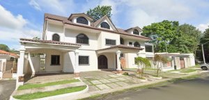 Single Family Detached For Sale in Albro...