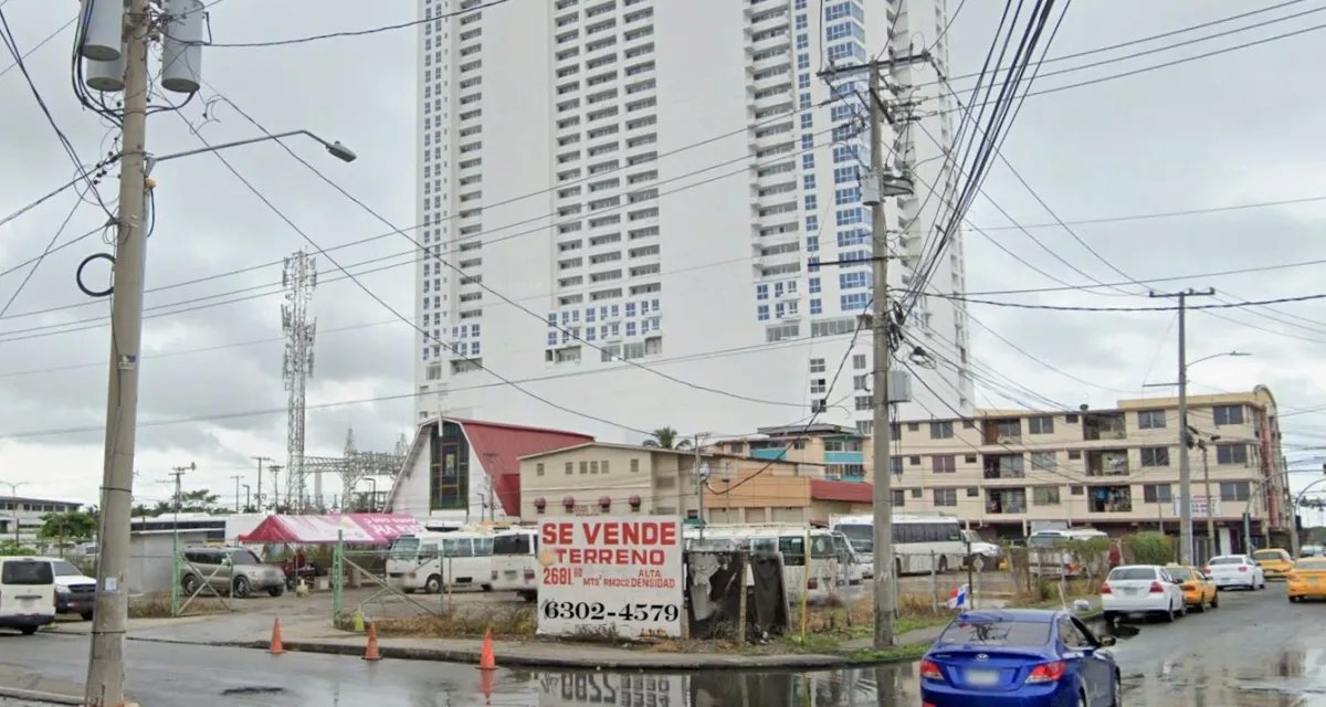 Mixed Use For Sale in Avenida Balboa