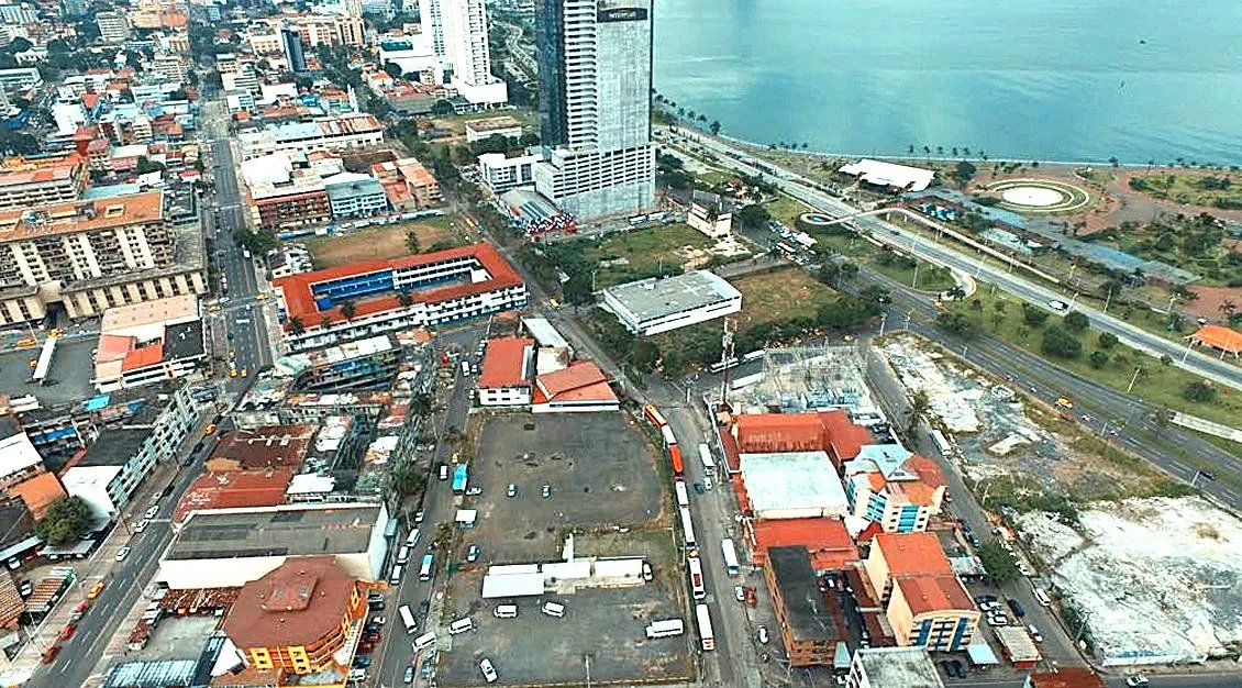 Mixed Use For Sale in Avenida Balboa
