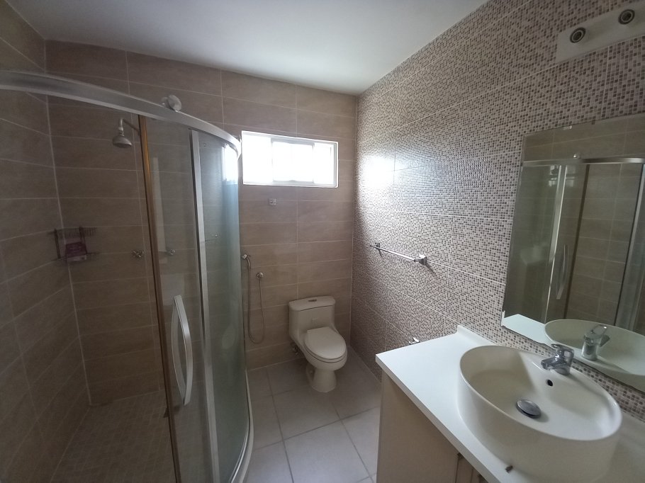 Venta de casa reposeída PH Victoria, Paseo del Norte