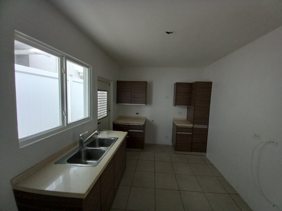 Duplex For Sale in Brisas del Golf