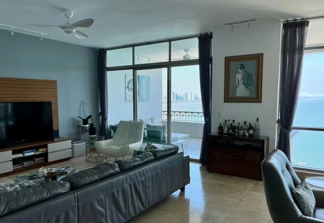 Apartment For Sale in Punta Pacifica