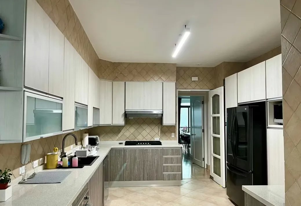 Apartment For Sale in Punta Pacifica