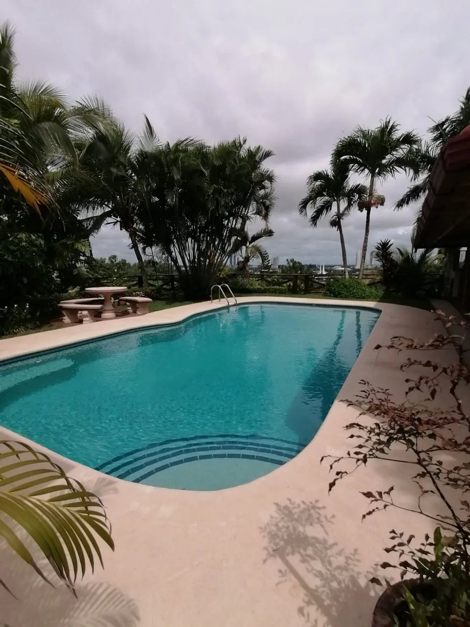 Single Family Detached For Sale in Villa Lucre