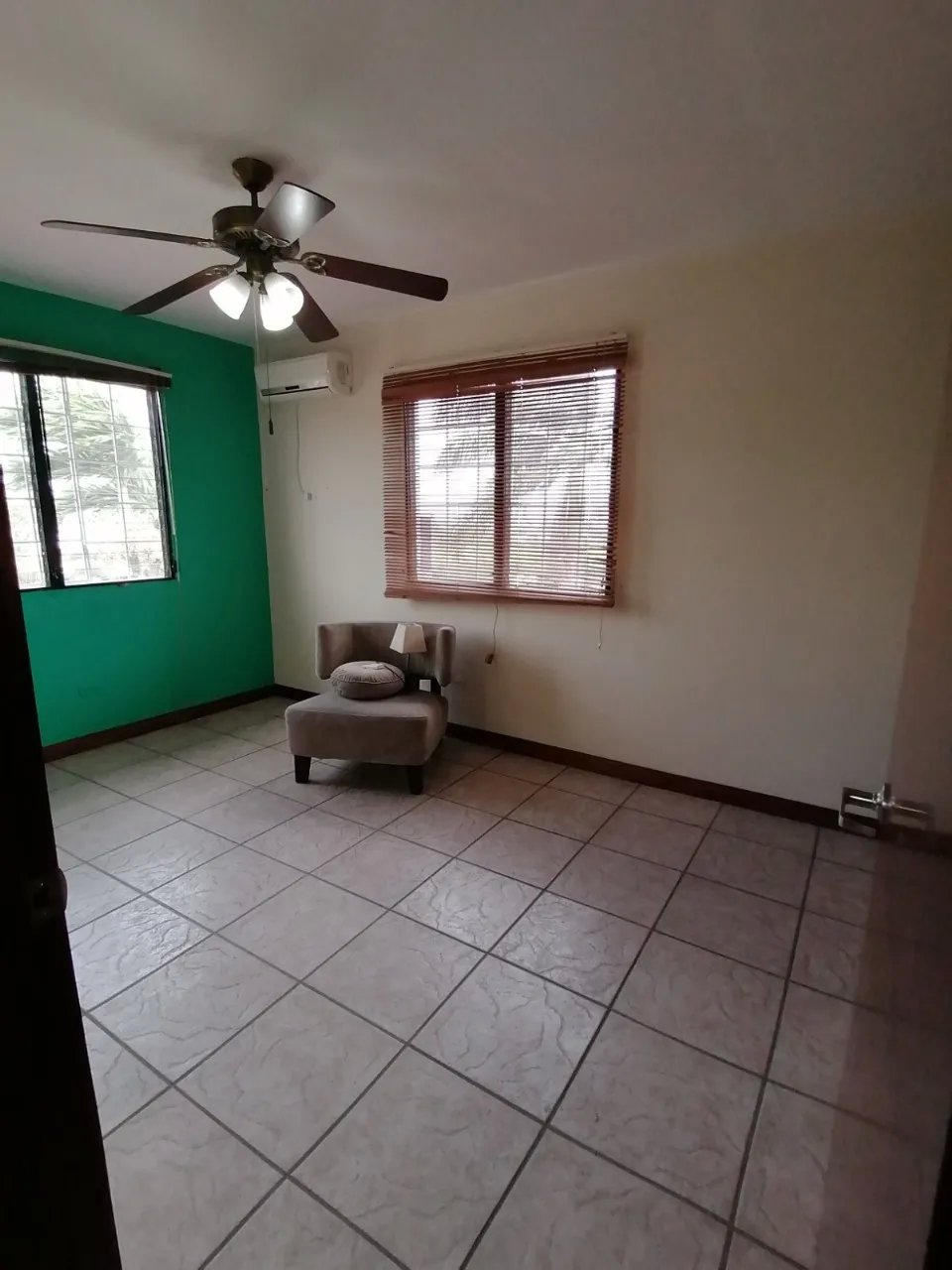 Single Family Detached For Sale in Villa Lucre