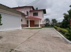 Single Family Detached For Sale in Villa...