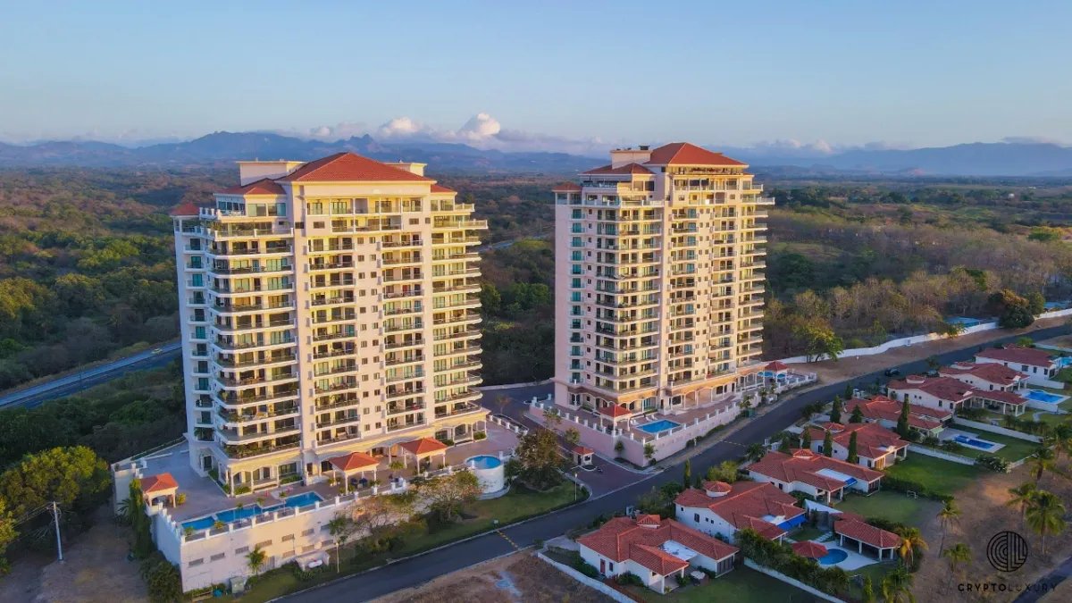 Spacious 3-Bedroom Apartment with Large Balcony, Ocean View, San Carlos