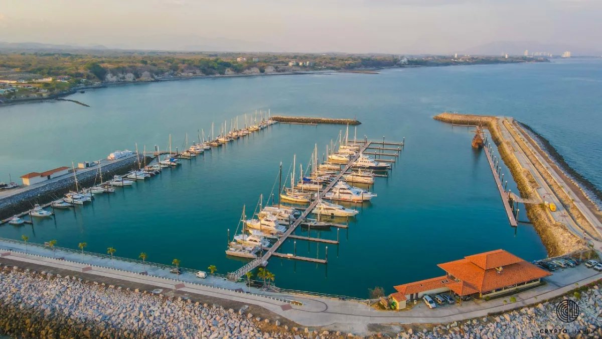 Spacious 3 Bedroom Apartment with Large Balcony, Sea View San Carlos