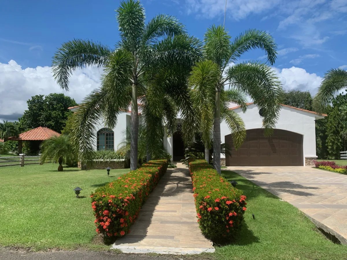 Country and Beach House for Sale in Hacienda Pacífica, San Carlos 189....