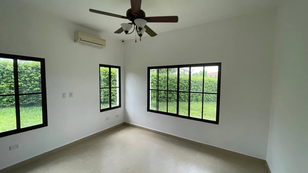 Venta de Casa de Campo y Playa en Hacienda Pacífica, San Carlos 189.02 m2