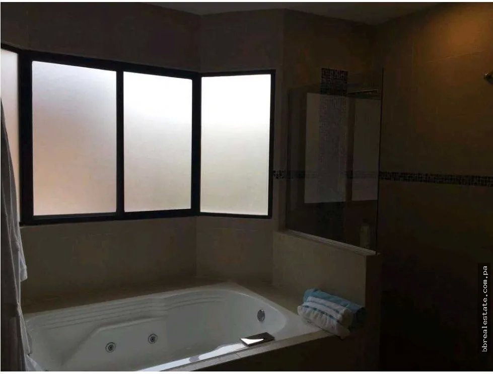 Single Family House for sale in Clayton