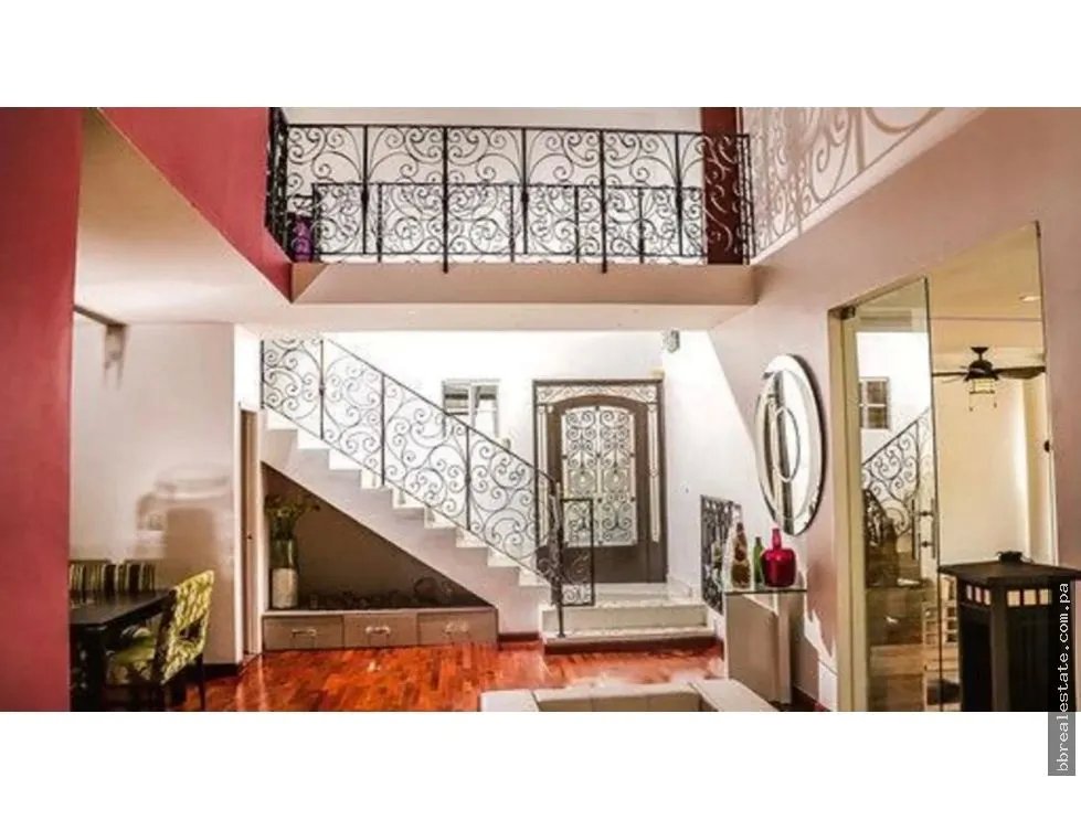Venta de Casa en Colonia Fuente del Fresno, Altos de Panama