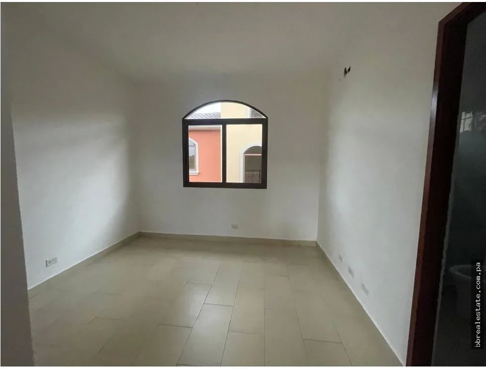 Venta de Casa en Residencial el Doral, Costa Sur