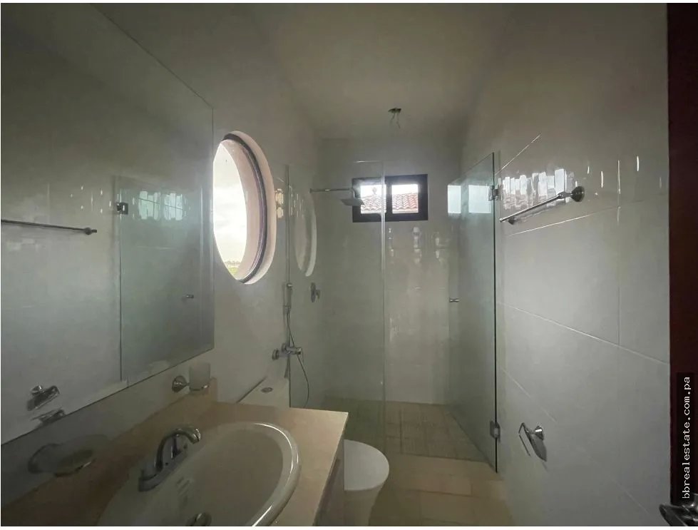 Venta de Casa en Residencial el Doral, Costa Sur