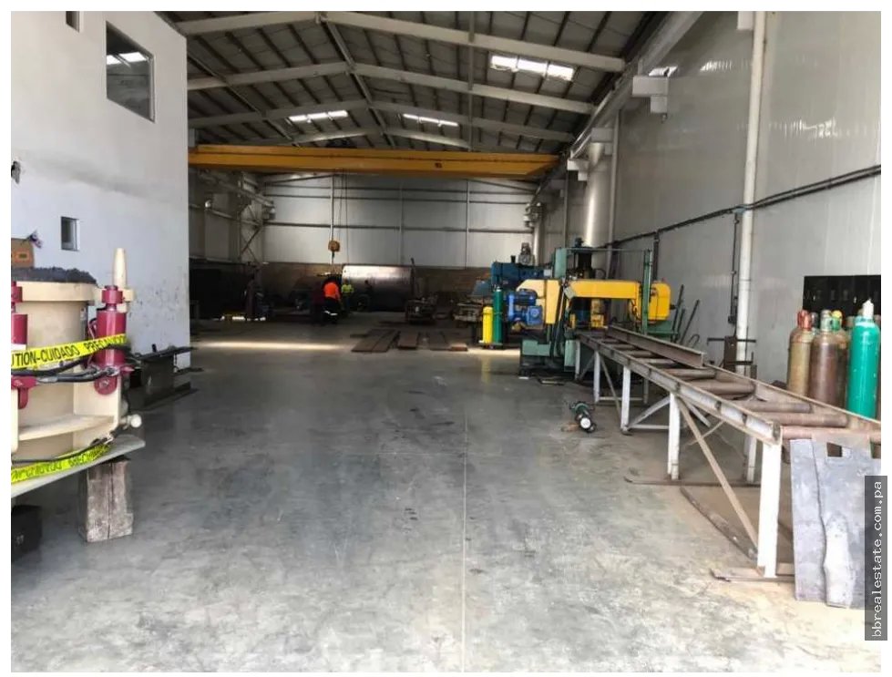 Warehouse for sale in Pacora