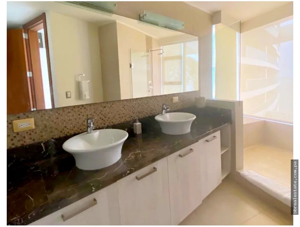 Apartment for sale in Coronado