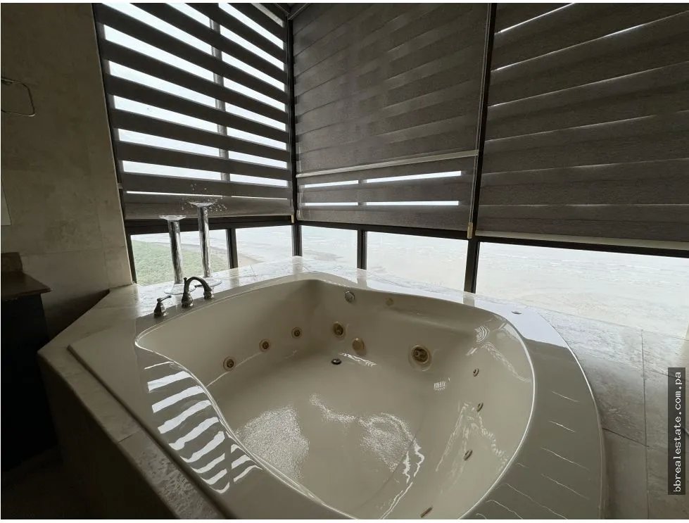 Apartment for sale in Costa del Este