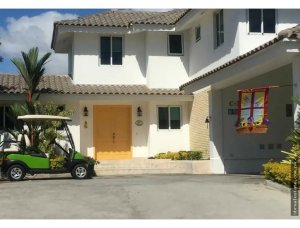 Venta de Casa en Bijao Beach Club, Rio H...