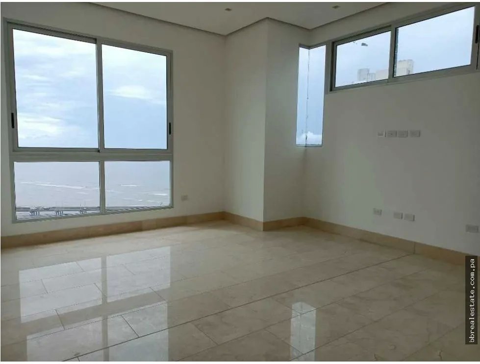 Apartment for sale in Coco del Mar