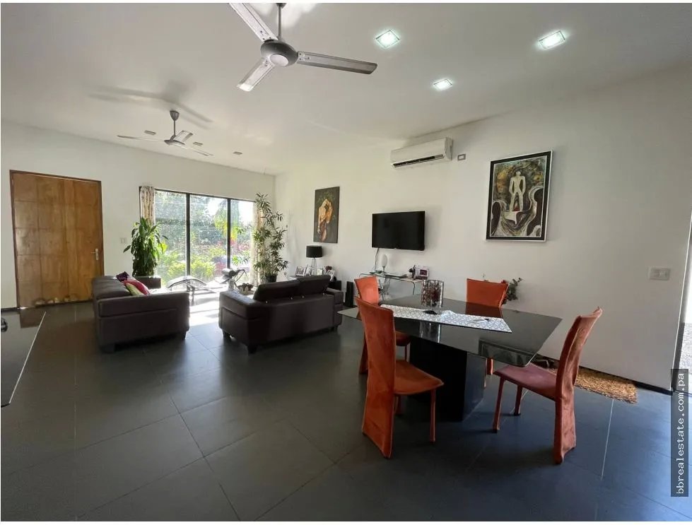 Venta de Casa en La Perla, David, Chiriqui