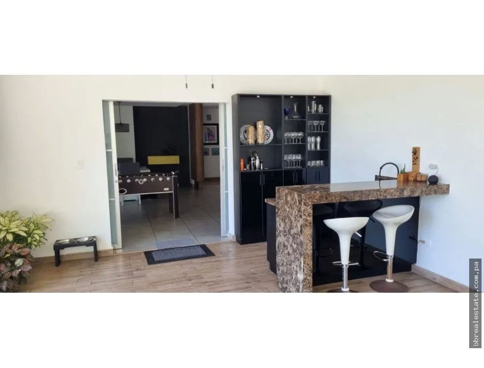 Venta de Casa en Llanos de Curundu, Ancon