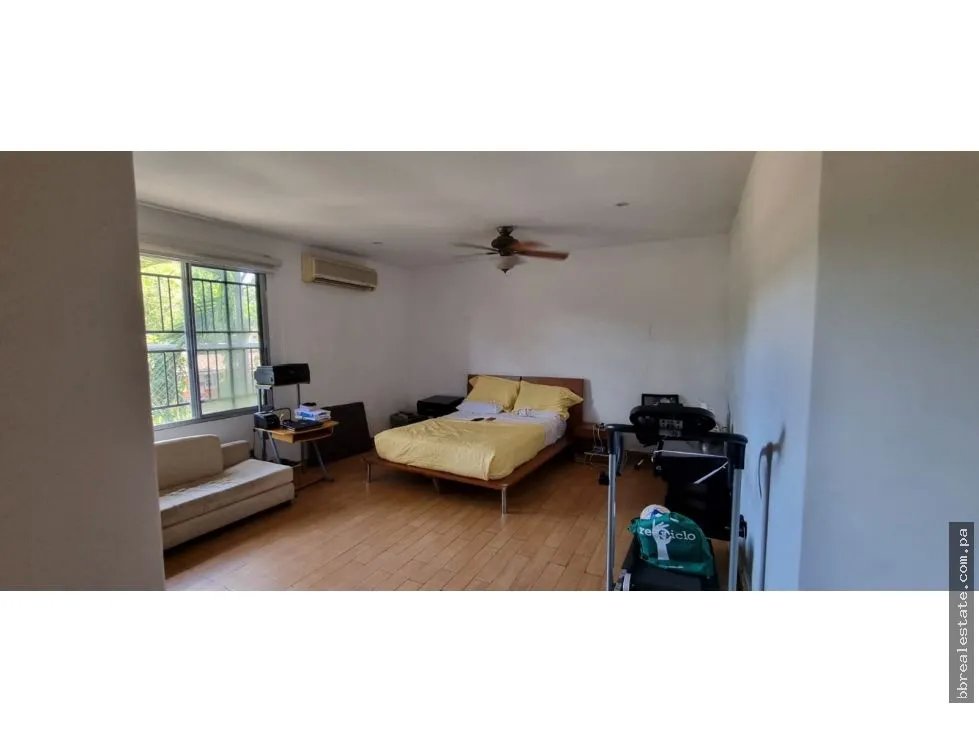 Venta de Casa en Llanos de Curundu, Ancon