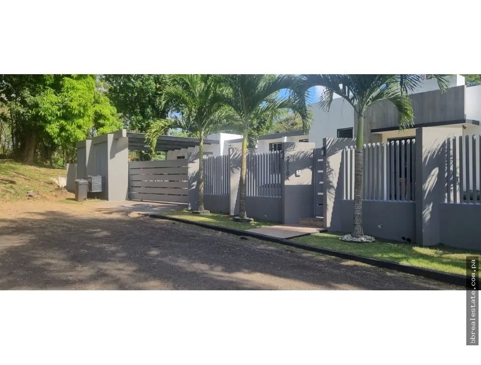 Venta de Casa en Llanos de Curundu, Ancon