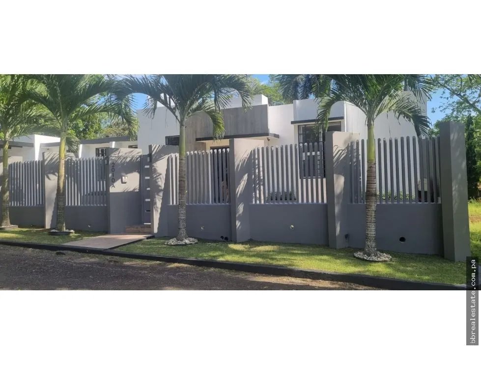 Venta de Casa en Llanos de Curundu, Ancon