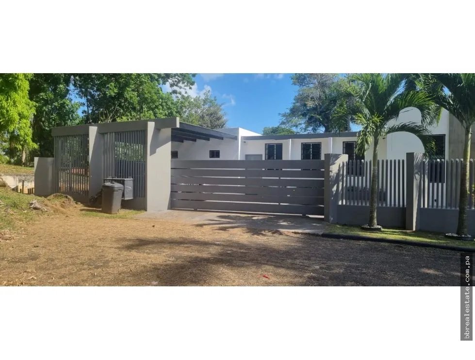 Venta de Casa en Llanos de Curundu, Ancon