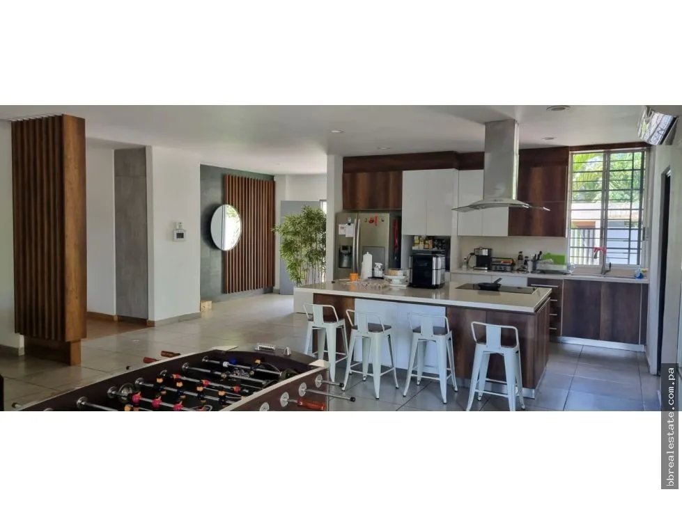 Venta de Casa en Llanos de Curundu, Ancon