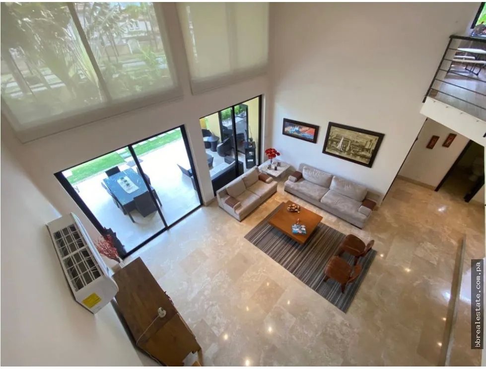 Venta de Casa en Residencias Antigua, Costa del Este