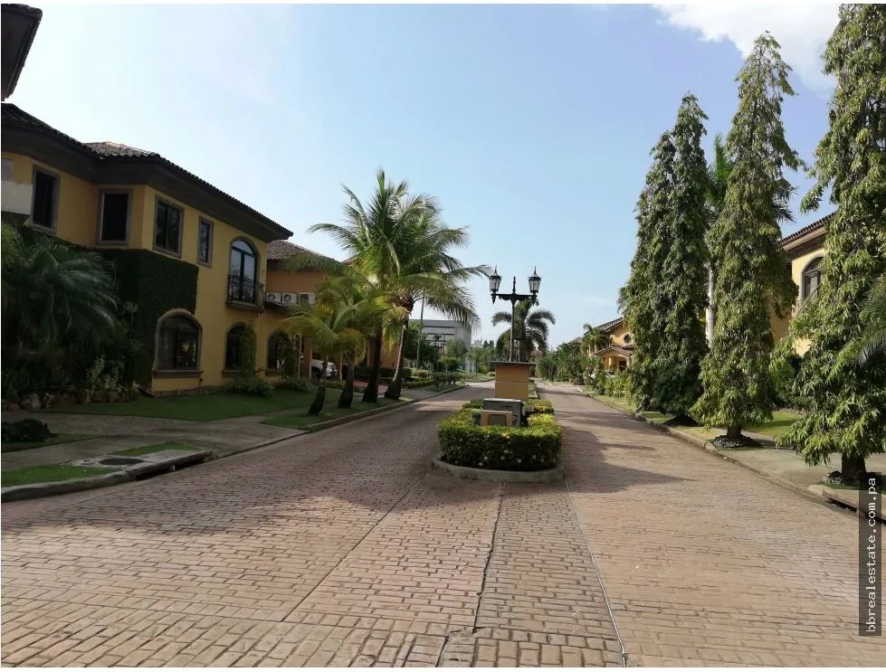 Venta de Casa en Residencias Antigua, Costa del Este
