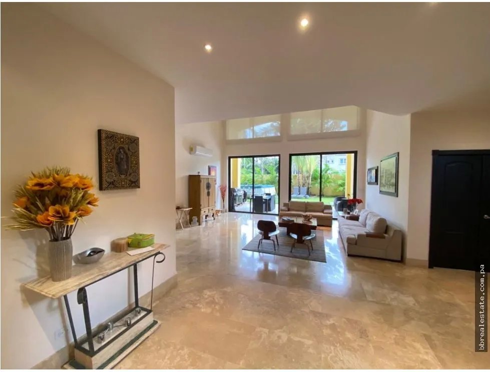 Venta de Casa en Residencias Antigua, Costa del Este