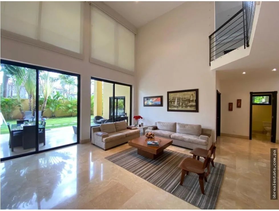 Venta de Casa en Residencias Antigua, Costa del Este