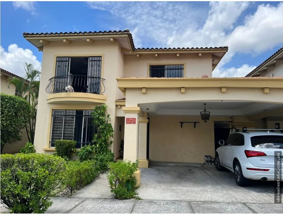 Venta de casa Unifamiliar en Paseo Dorado