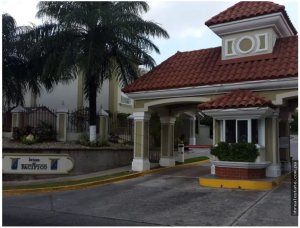 Venta de casa en Brisas del Golf, Brisas...