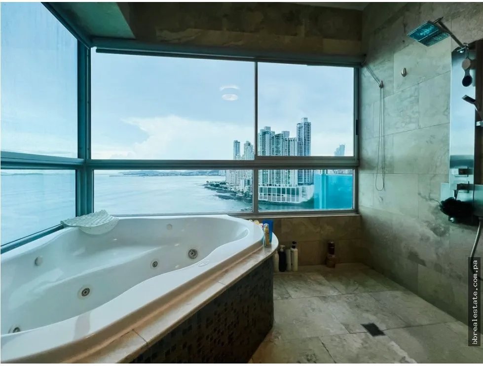 Apartment for sale in Punta Pacifica